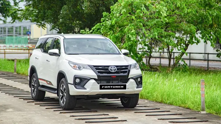 Bảng Giá Xe Toyota Tháng 10 Năm 2019