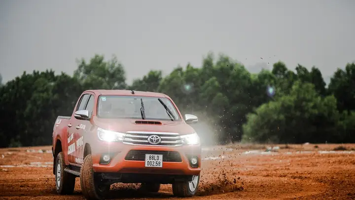 Bình Nhiên Liệu Toyota Hilux 2015 3.0g At