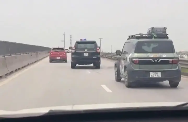 Bộ Còi Xe Toyota Land Cruiser