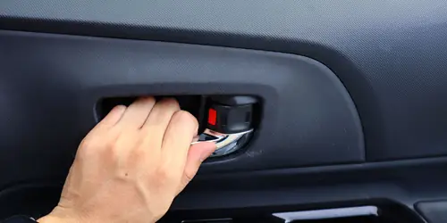 Các Cánh Cửa Trên Xe Toyota