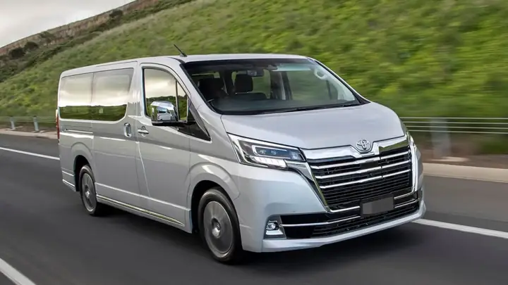 Các Mẫu Xe Toyota 9 Chỗ Ngồi
