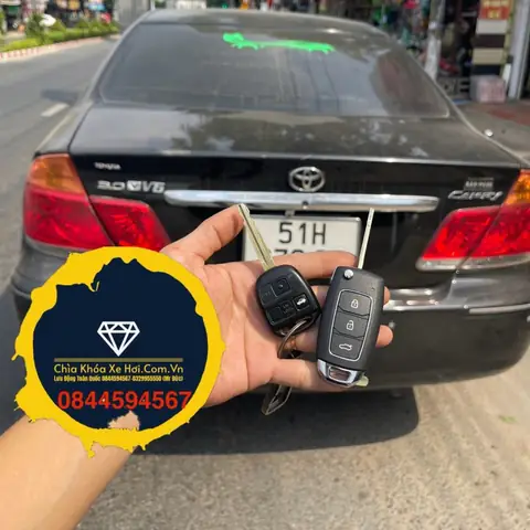 Cách Khoá Mử Cửa Xe Toyota Cảmy 2.4