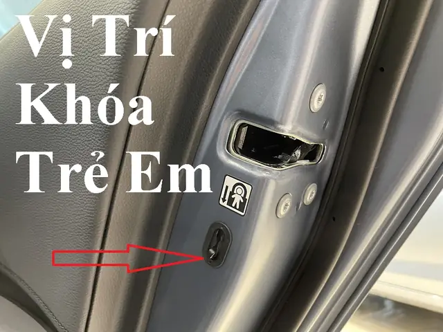 Cách Sử Dụng Chốt Khóa Trẻ Em Trên Xe Toyota