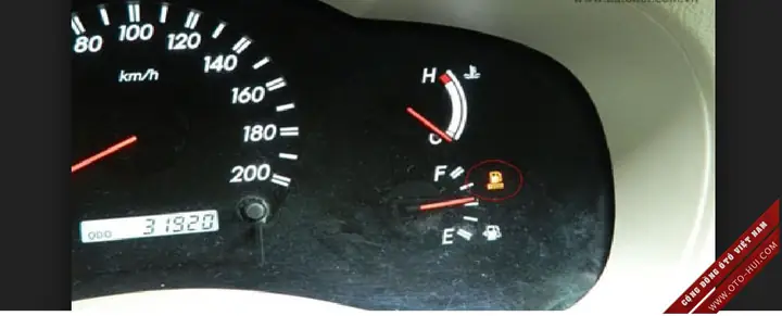 Cách Xóa Lỗi Đèn Báo Dầu Trên Xe Toyota Hilux