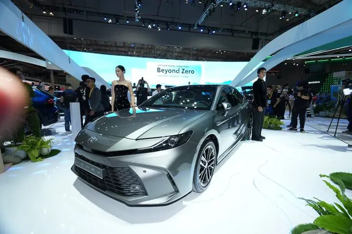 Cài Đặt Map Cho Toyota Camry 2.o G 2019 Cài Đặt Map Cho Toyota Camry 2.o G 2019