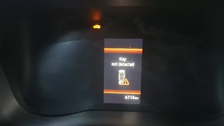 Chia Khoa Xe Toyota Het Pin