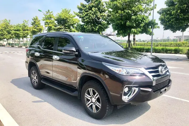 Cho Thuê Xe Toyota Fortuner 7 Chỗ Cho Thuê Xe Toyota Fortuner 7 Chỗ