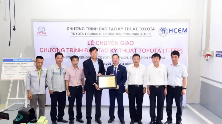 Chương Trình Đào Tạo Kỹ Thuật Viên Toyota Chương Trình Đào Tạo Kỹ Thuật Viên Toyota