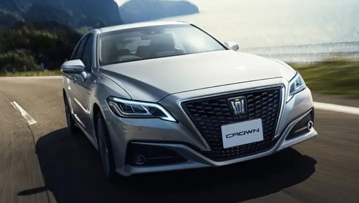 Có Nên Mua Toyota Crown 2018