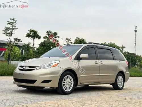 Co Nen Mua Xe Toyota Sienna 3.5 Le 2009