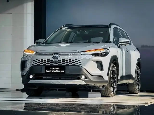 Co Xe Toyota Corola 4 Cho Den Tron