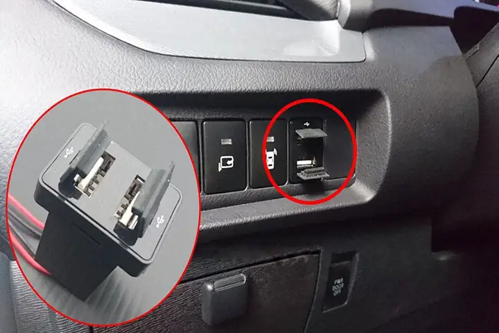 Cổng Sạc Usb Cho Xe Toyota