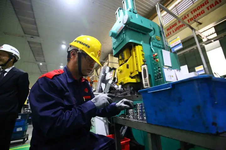 Công Việc Trong Nhà Máy Toyota