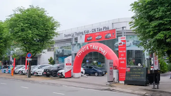 Cửa Hàng Toyota Lý Thường Kiệt