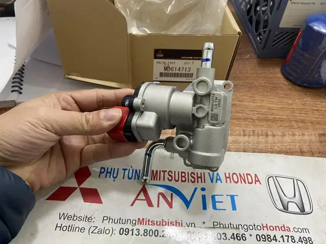 Cục Bù Ga Máy Lạnh Toyota