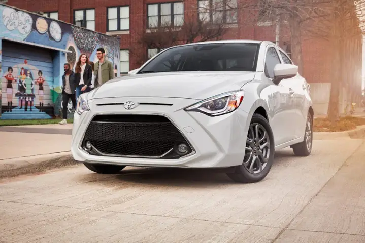 Ficha Tecnica Toyota Yaris Hatchback 2019
