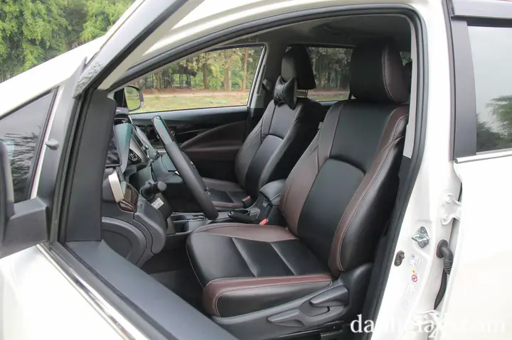 Ghế Ngồi Của Xe Toyota Fotuner Ghế Ngồi Của Xe Toyota Fotuner