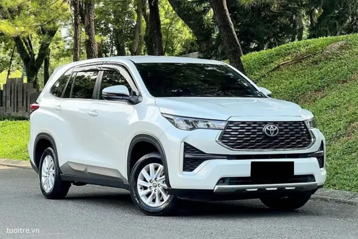 Giá Áo Đuôi Xe Ô Tô Toyota