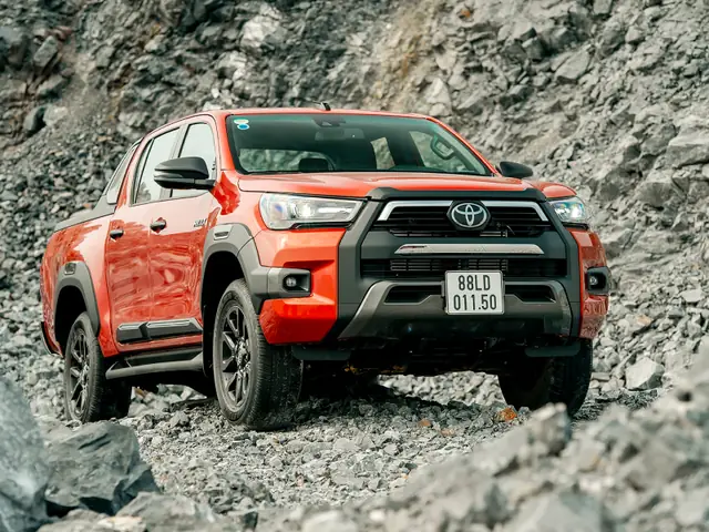Giá Bán Xe Bán Tải Toyota Hilux