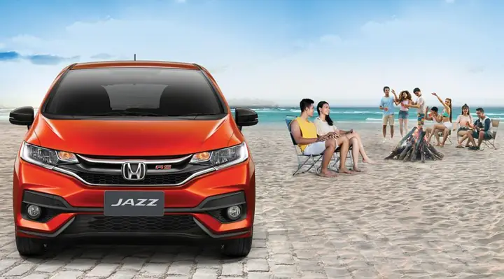 Giá Bán Xe Toyota Fortuner 22018 Quang Cao