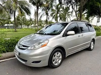 Giá Bán Xe Toyota Sienna 2017