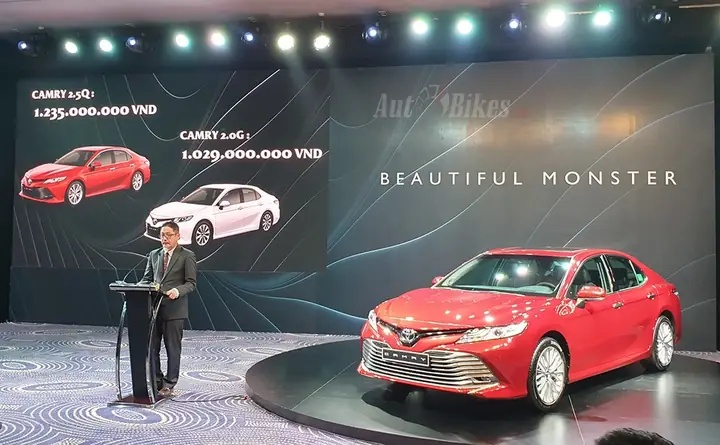 Giá Lăn Bánh Toyota Camry 2019
