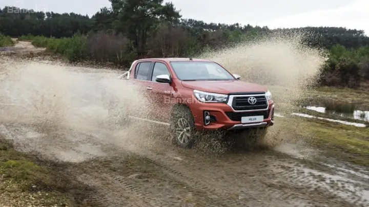 Giá Lăn Bánh Toyota Hilux 2018 Giá Lăn Bánh Toyota Hilux 2018