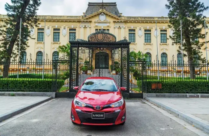 Giá Lăn Bánh Toyota Vios E 2020