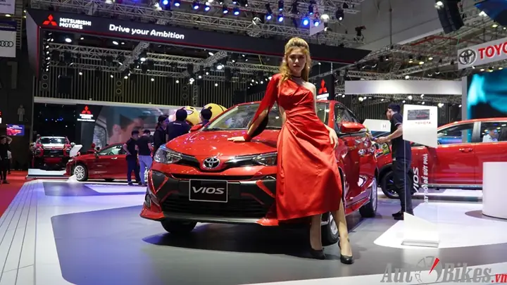 Giá Lăn Bánh Toyota Vios E Thnags 11 2019