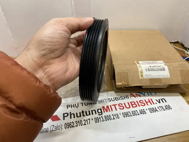 Giá Puly Đầu Trục Khuỷu Xe Toyota Innova