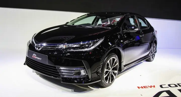 Giá Toyota Altis Essport 1.8 Thái Lan Tại Vietnam