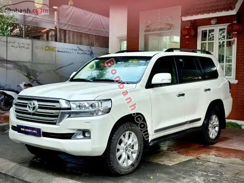 Giá Toyota Land Cruiser V8 Prix
