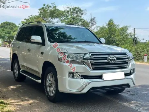 Giá Toyota Land Cruiser V8 Prix