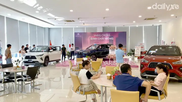Gia Toyota Yaris 2017 Hiroshima Vinh Phuc