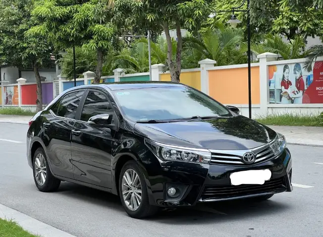 Giá Trị Xe Toyota Corolla 2015