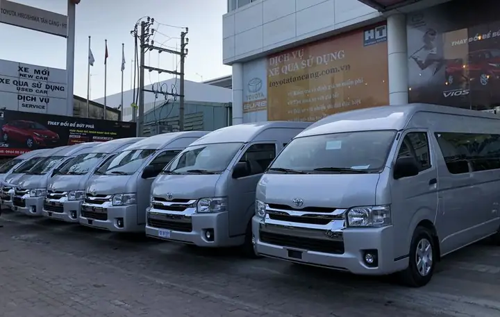 Gia Tri Xe Toyota Hiachi 2004
