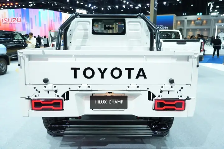 Gia Tri Xe Toyota Hilux Gun 135l-dtt Shu Nam 2018
