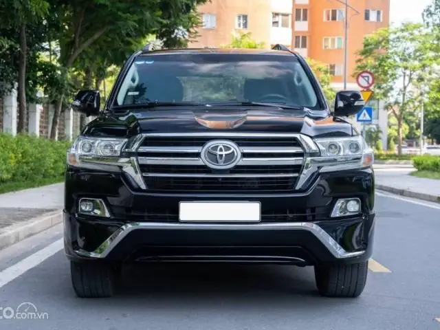 Gia Tri Xe Toyota Landcruiser Vx 2015