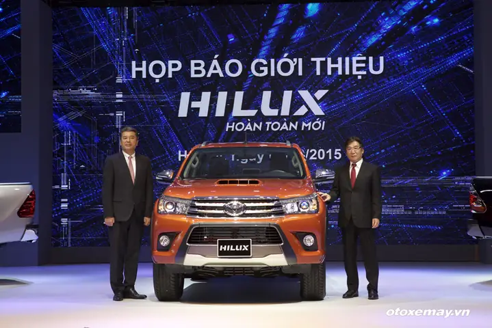Giá Xe Bán Tải Toyota Hilux 2016