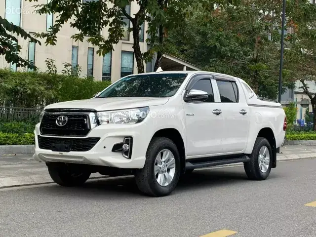 Giá Xe Bán Tải Toyota Hilux 2018