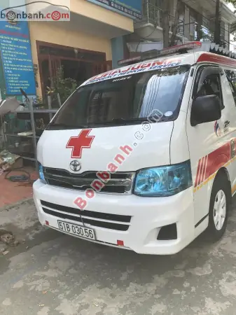 Gia Xe Cu Toyota Hiace 2011