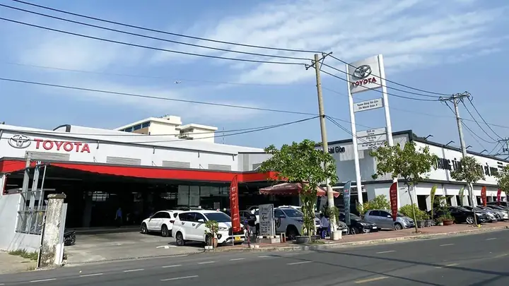 Gia Xe Fotune Toyota Dong Sai Gon
