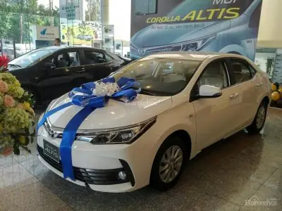 Giá Xe Lăn Bánh Toyota Corolla Altis 2019