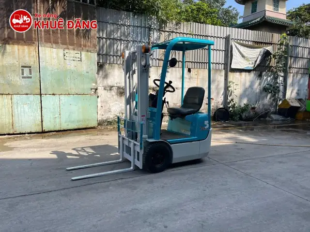 Giá Xe Nâng Toyota Doi 2000