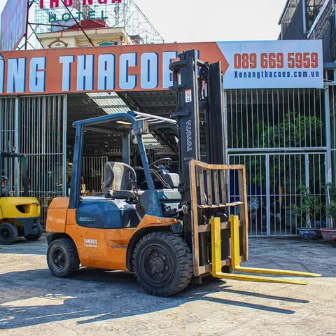 Giá Xe Nâng Toyota Doi 2000
