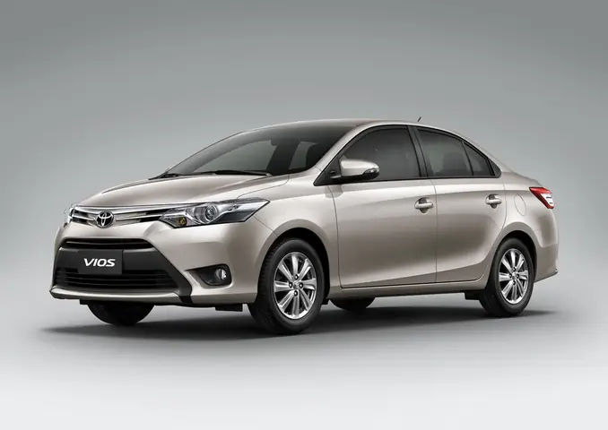 Gia Xe O To Toyota 4 Cho Thang 8 2017