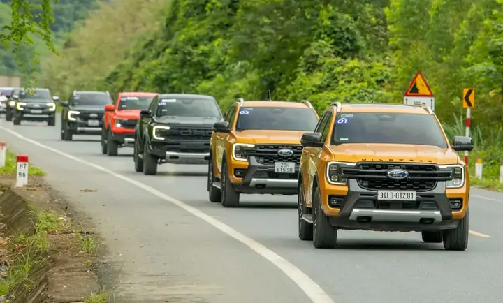 Giá Xe Ô Tô Toyota Tải Pickup Cabin Kép