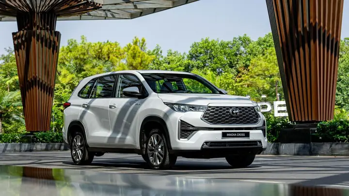 Gia Xe Oto Toyota 7 Cho Cho Thuê Can Tho Gia Xe Oto Toyota 7 Cho Cho Thuê Can Tho