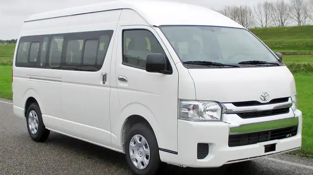 Giá Xe Toyota 9 Chỗ 2019