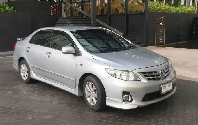 Giá Xe Toyota Altis 2.0 2013 Giá Xe Toyota Altis 2.0 2013